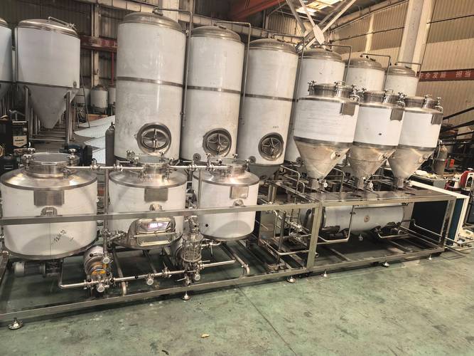 鹿邑数控啤酒设备多少钱一套？新手开精酿酒吧能直接上手吗